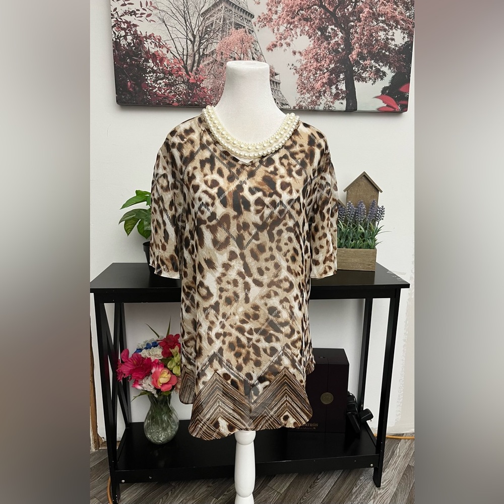 CATO Women’s  Plus Top Tunic Animal Print Size 14/16 Semi Sheer Short Sleeve